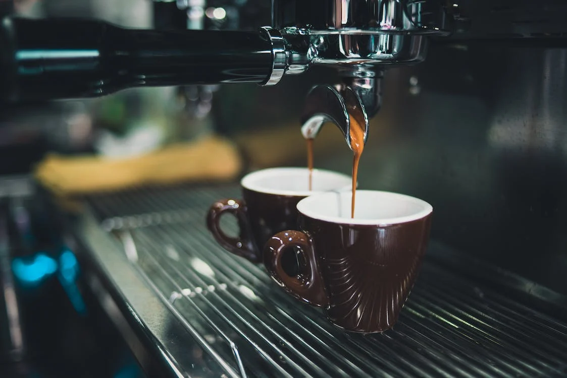 cara menikmati espresso